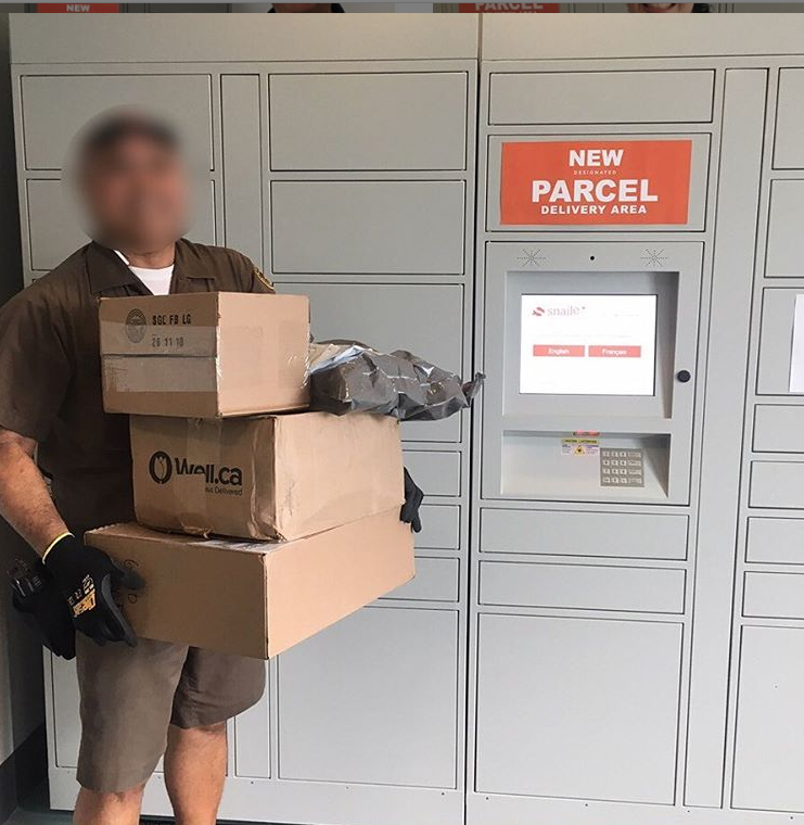 Outdoor parcel locker