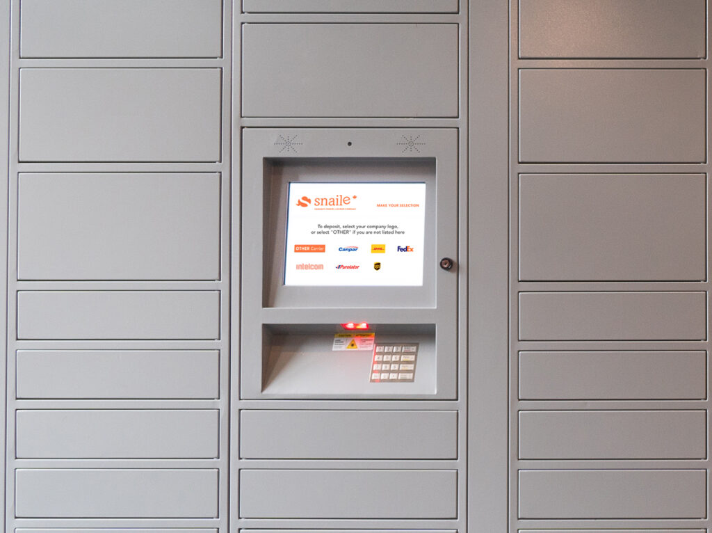 outdoor parcel locker