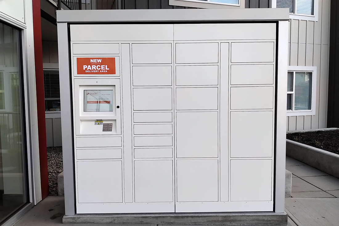 outdoor parcel locker