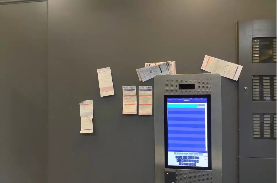 Touchless Smart parcel lockers